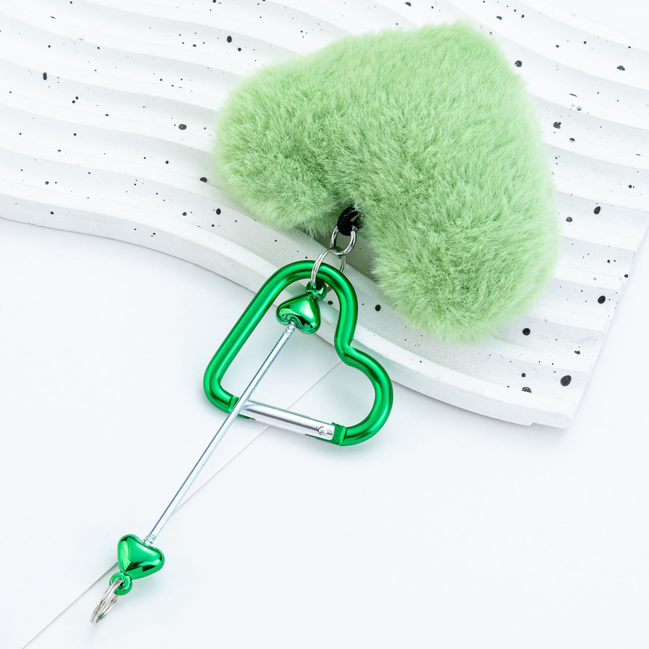 Bead-decorated plush heart-shaped climbing buckle（5PCS）
