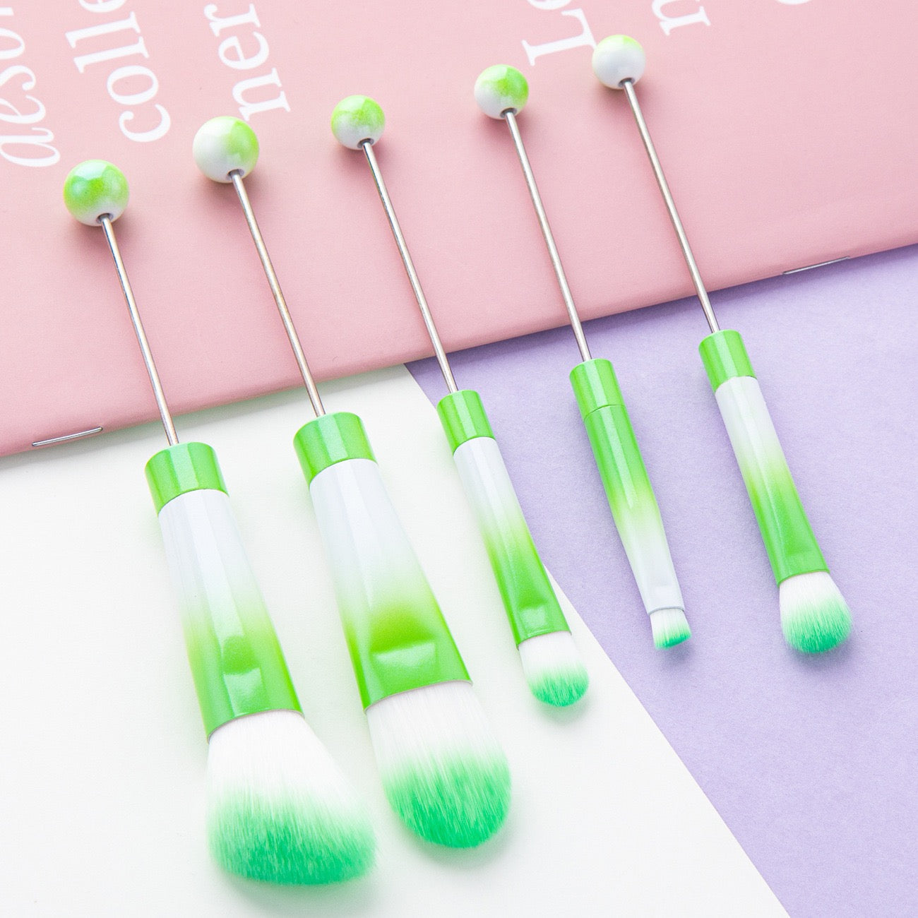 Beaded metal handle and beaded makeup brush set