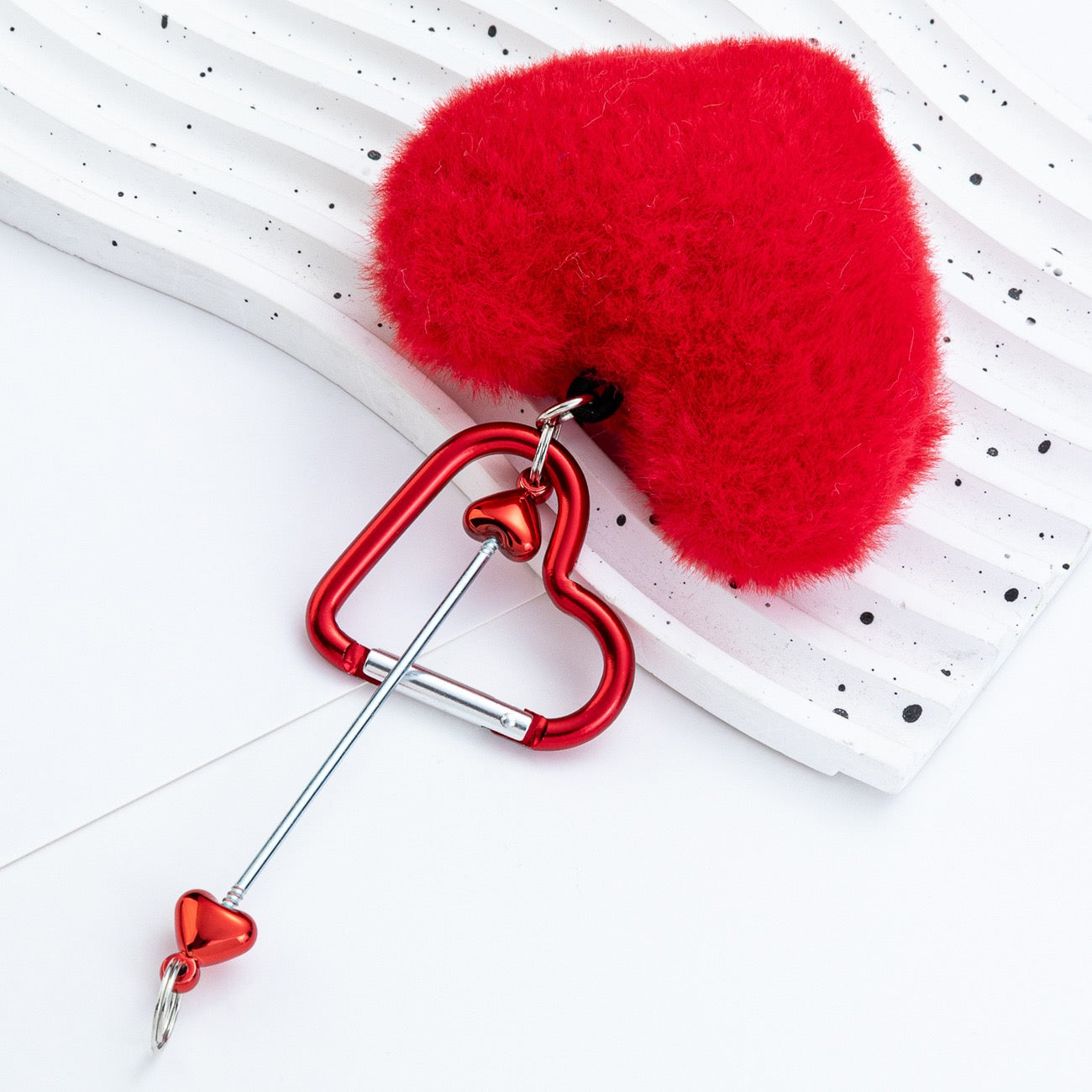 Bead-decorated plush heart-shaped climbing buckle（5PCS）